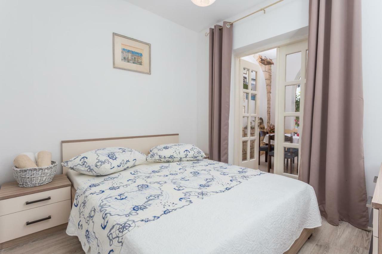 Apartment Branka Kustura 2 Hvar Town Eksteriør bilde